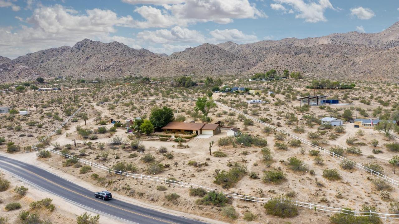 @ Marbella Lane - The Wine Mine Desert Escape Holiday home